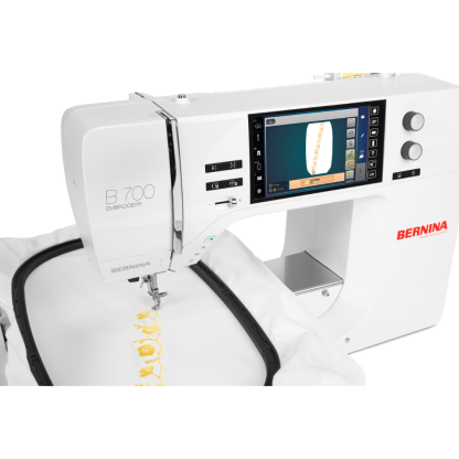 Bernina 700E - Image 5