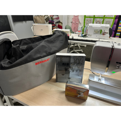 Pre-owned Bernina 750QE with accessories